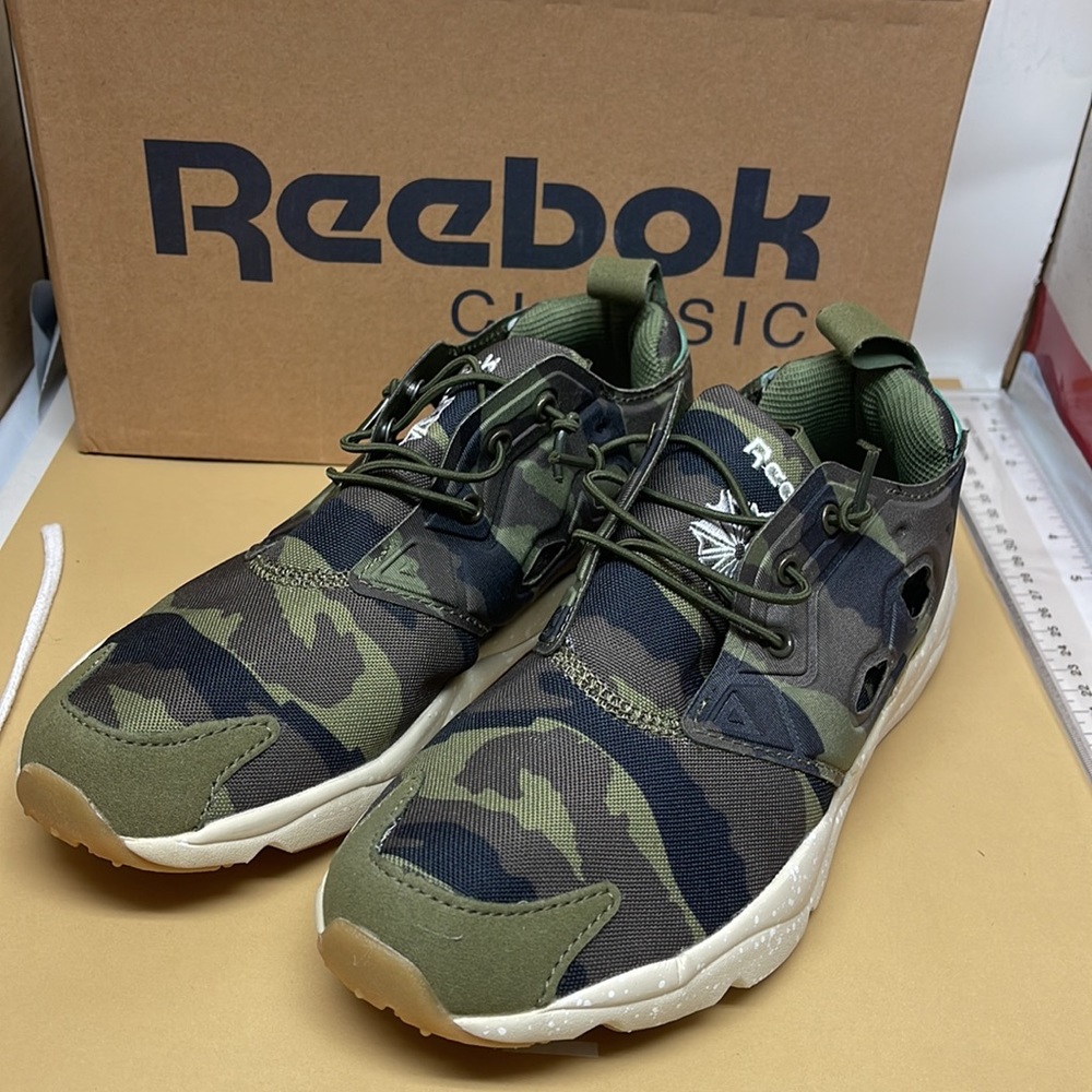 BNIB Men’s  REEBOK CLASSIC FURYLITE SR in The GreenFlower (Camouflage) - Picture 3 of 10